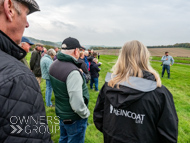 AK021025-83 - Alan King Stable Visit